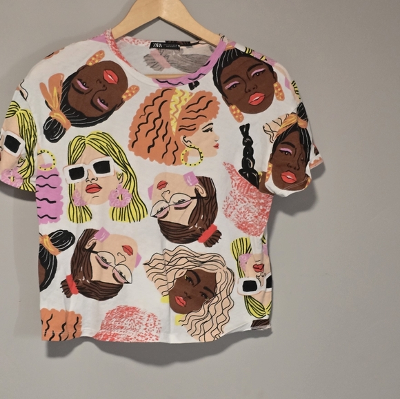 (3for $15)Sisterhood Faces Crew Neck Tee Novelty Women Cotton Small - Picture 4 of 5